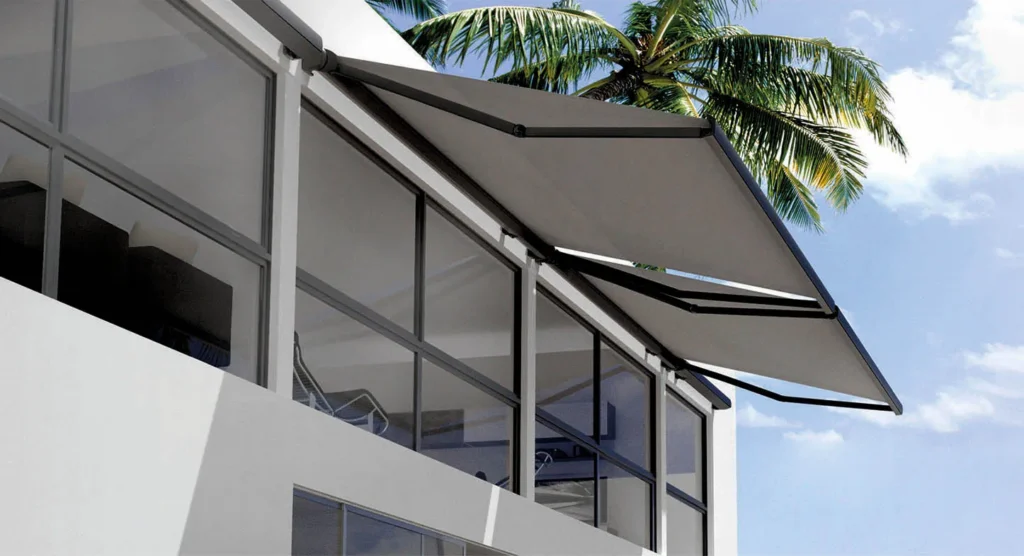 Exclusiva Perfilería en color negro en nuestros toldos 8 toldo proyeccion perfileria negra optimized